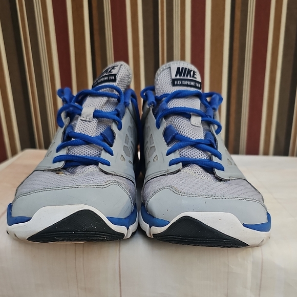 Nike Gray and Blue Running Sneakers - Picture 2 of 8
